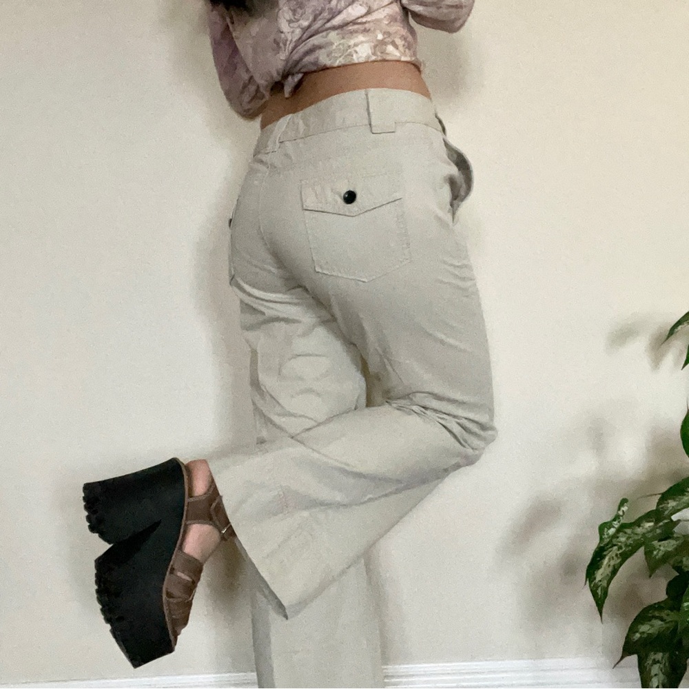 khaki pants